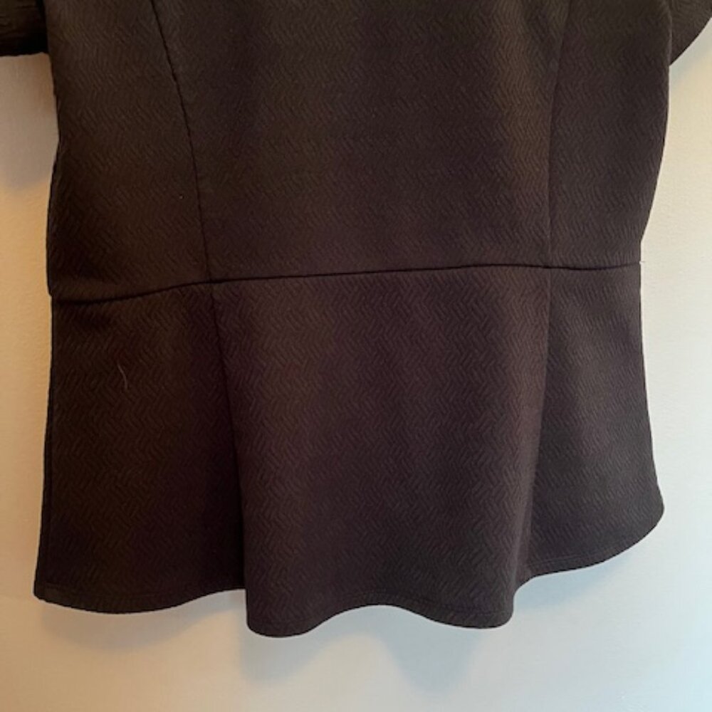 LIZ CLAIBORNE | Black Career top Textured stretch fabric-Like New - Picture 3 of 15